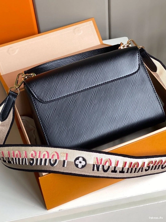 LOUIS VUITTON MM TWIST 0121